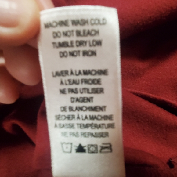 💥3 for $15💥Ricki's Burgundy shift dress with front pocket detail - Picture 8 of 9